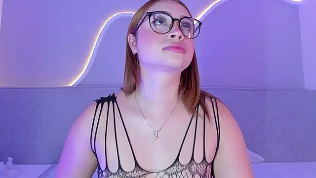 Snapshot of sophia_98 chatting on 06.18.26 sophia 98 online show from 06.18.26