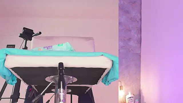 Angelst   online show from 10.11.25