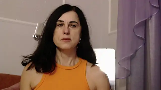 Snapshot of MonicaMelano chatting on 11.28.25 MonicaMelano online show from 11.28.25