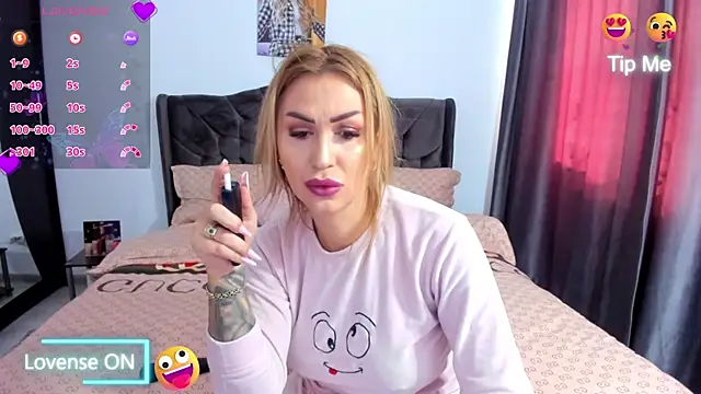 GlossyDiamondX online show from 02.22.26