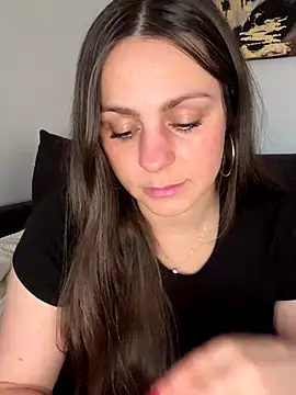 Loella-Rose online show from 12.16.25