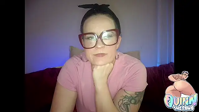 quinnmariexo online show from 11.19.25