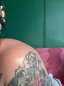 quinnmariexo online show from 04.17.26