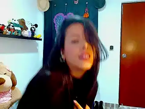 ella peck online show from 12.01.24