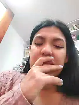 Sophie-hatter online show from 02.06.25