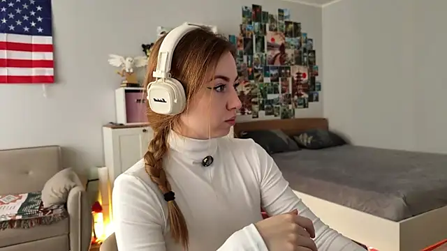 LinaWitch online show from 03.23.26