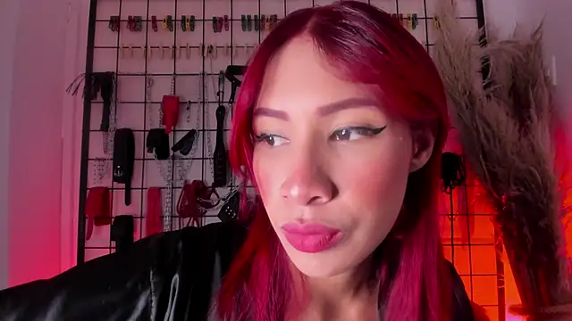 charrlotte quinn online show from 10.10.25