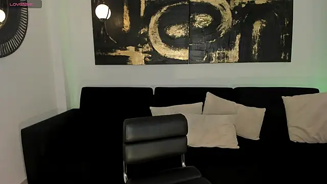 MollySundersX online show from 03.16.25