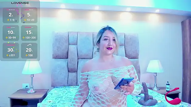 MiiaHot online show from 03.04.25