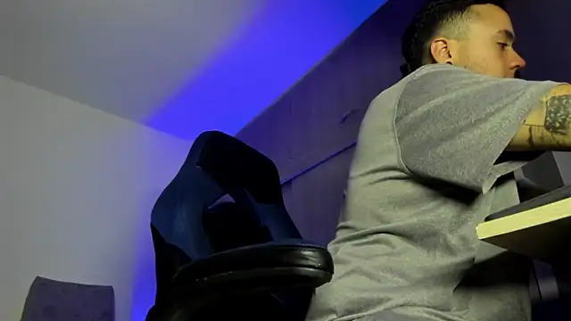 male pussy online show from 11.25.25