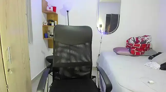 Snapshot of slim_master12 chatting on 03.15.25 slim master12 online show from 03.15.25