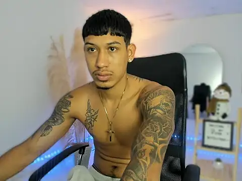 Snapshot of slim_master12 chatting on 12.03.25 slim master12 online show from 12.03.25