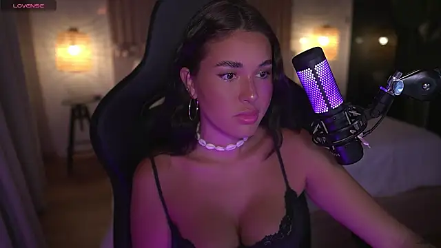 Snapshot of Lizhush_ chatting on 01.08.25 Lizhush online show from 01.08.25