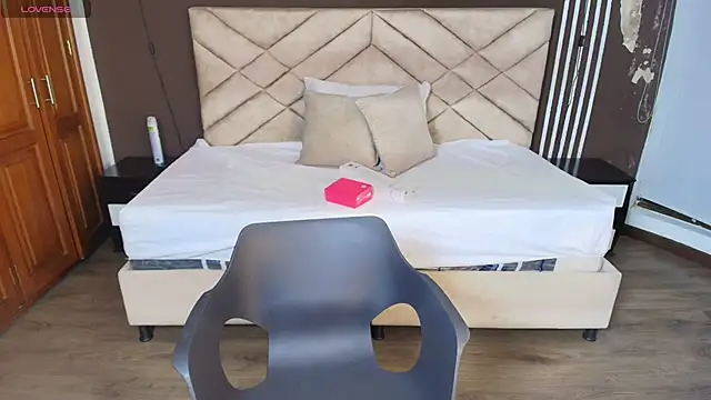 Raquel jones online show from 11.29.25