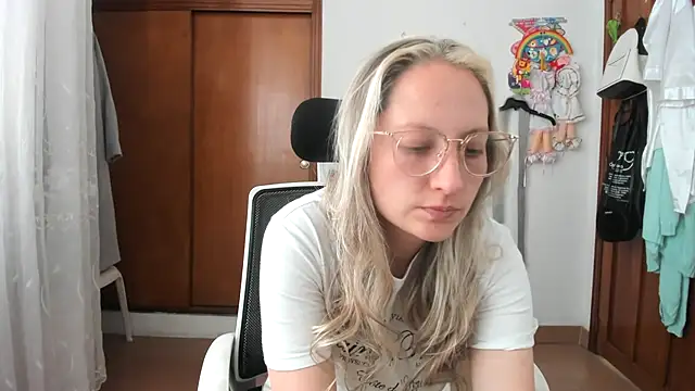 Adele johnsonn1 online show from 11.06.25