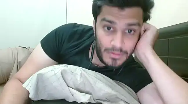 Snapshot of robintoit chatting on 02.14.25 robintoit online show from 02.14.25