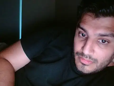 Snapshot of robintoit chatting on 06.27.26 robintoit online show from 06.27.26