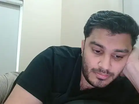 Snapshot of robintoit chatting on 06.30.26 robintoit online show from 06.30.26