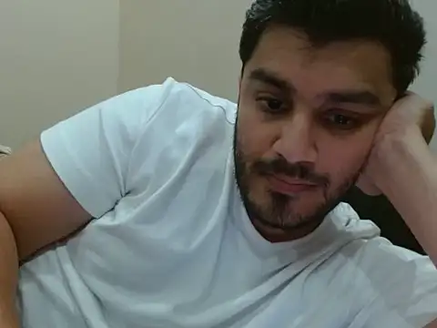 Snapshot of robintoit chatting on 07.02.26 robintoit online show from 07.02.26