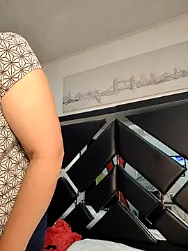 Natasha milf   online show from 10.10.25