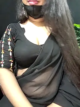 Idhika Paul online show from 10.02.25