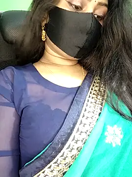 Idhika Paul online show from 03.08.26