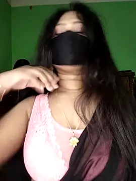 Idhika Paul online show from 03.15.26