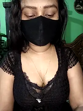 Idhika Paul online show from 04.18.26