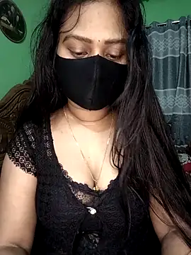 Idhika Paul online show from 04.18.26