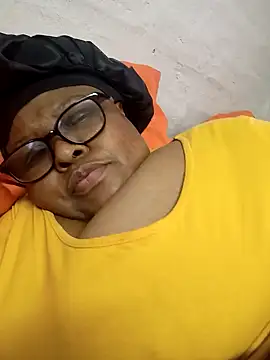 Snapshot of HOTSUGARX5 chatting on 01.16.25 HOTSUGARX5 online show from 01.16.25