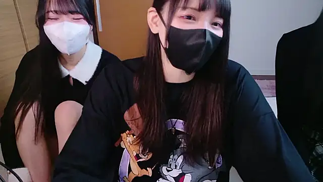 Snapshot of maataaan chatting on 11.19.25 maataaan online show from 11.19.25