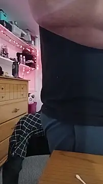 Armyexhibitionistvet online show from 04.18.26