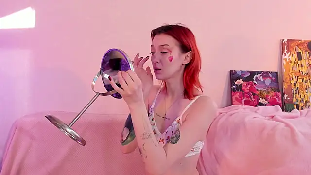 Snapshot of CrystalRey chatting on 02.17.25 CrystalRey online show from 02.17.25