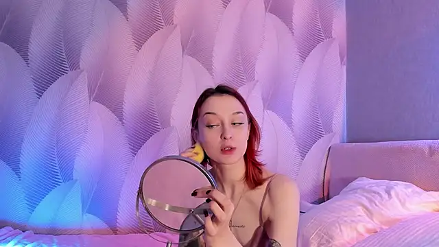 Snapshot of CrystalRey chatting on 03.01.25 CrystalRey online show from 03.01.25