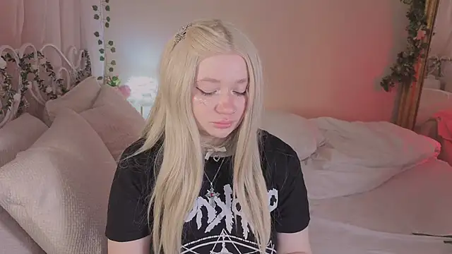 carolina elf online show from 04.19.26