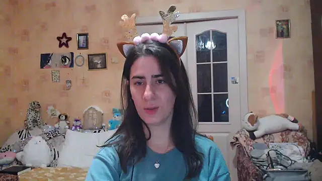 Snapshot of INELIKA chatting on 12.15.24 INELIKA online show from 12.15.24