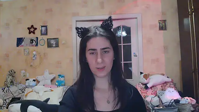 Snapshot of INELIKA chatting on 01.03.25 INELIKA online show from 01.03.25