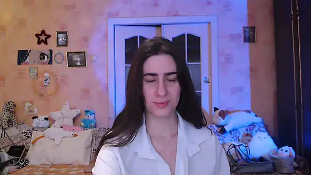 Snapshot of INELIKA chatting on 01.04.25 INELIKA online show from 01.04.25