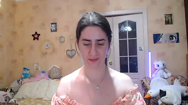 Snapshot of INELIKA chatting on 01.29.25 INELIKA online show from 01.29.25