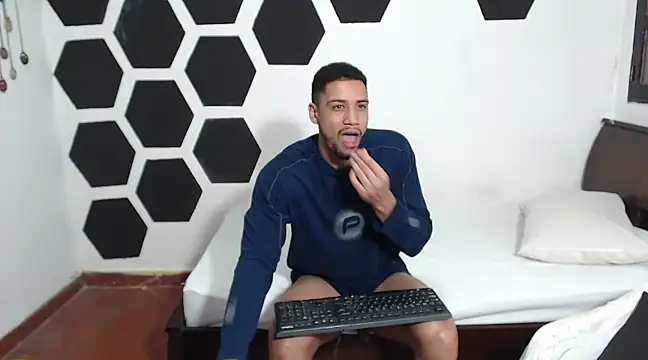 Jhors  Collens online show from 02.06.25