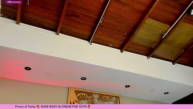 Snapshot of _AlejaCruz_ chatting on 02.08.25 AlejaCruz online show from 02.08.25