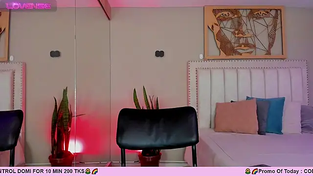 Snapshot of _AlejaCruz_ chatting on 02.22.25 AlejaCruz online show from 02.22.25