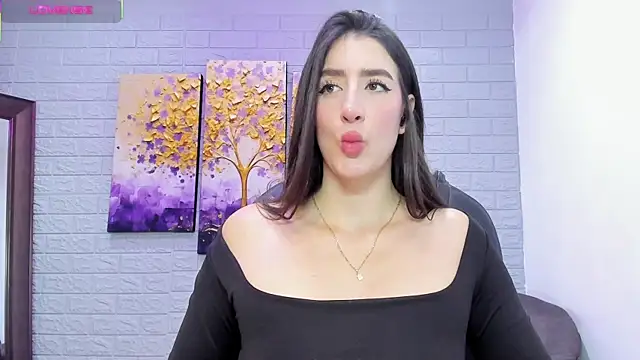 Snapshot of _AlejaCruz_ chatting on 10.06.25 AlejaCruz online show from 10.06.25