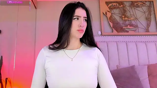 Snapshot of _AlejaCruz_ chatting on 10.08.25 AlejaCruz online show from 10.08.25