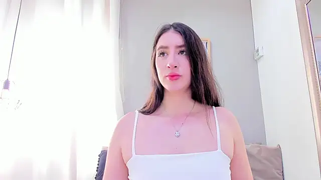 Snapshot of _AlejaCruz_ chatting on 11.05.25 AlejaCruz online show from 11.05.25