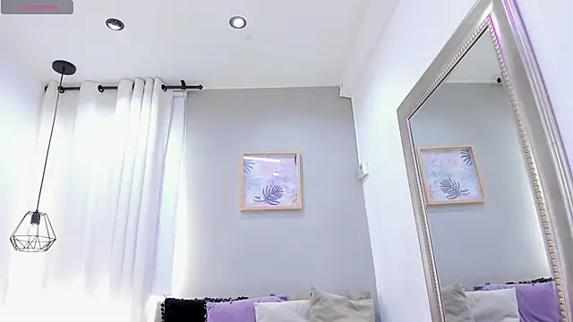 Snapshot of _AlejaCruz_ chatting on 11.14.25 AlejaCruz online show from 11.14.25