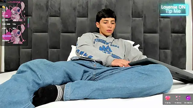 Adam Clay21 online show from 03.05.25