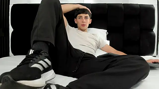 Adam Clay21 online show from 03.22.25