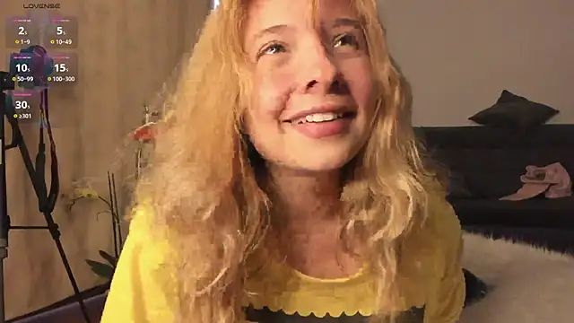 Snapshot of Sophy_Bunny chatting on 01.29.25 Sophy Bunny online show from 01.29.25