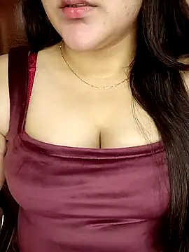 Snapshot of AK---47 chatting on 12.26.24 AK---47 online show from 12.26.24